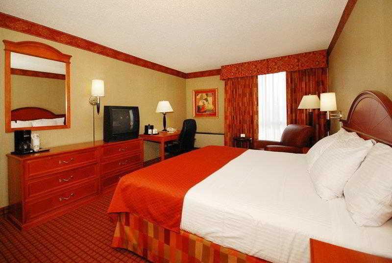 Holiday Inn Express Louisville Airport Expo Center By Ihg Zewnętrze zdjęcie