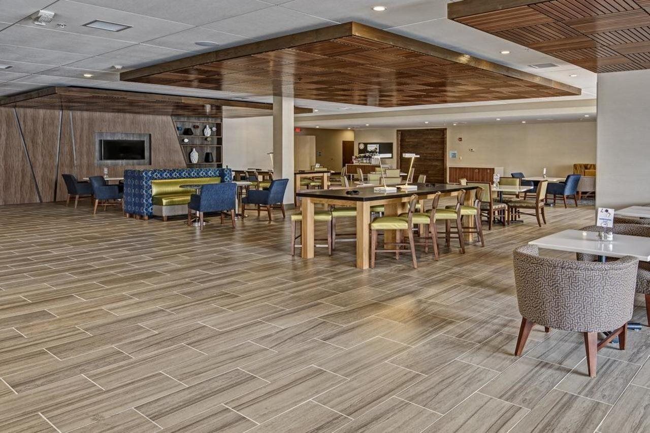 Holiday Inn Express Louisville Airport Expo Center By Ihg Zewnętrze zdjęcie